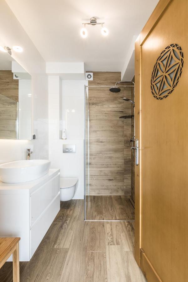 Aparthost Apartamenty Butorowy & Spa コシチェリスコ エクステリア 写真