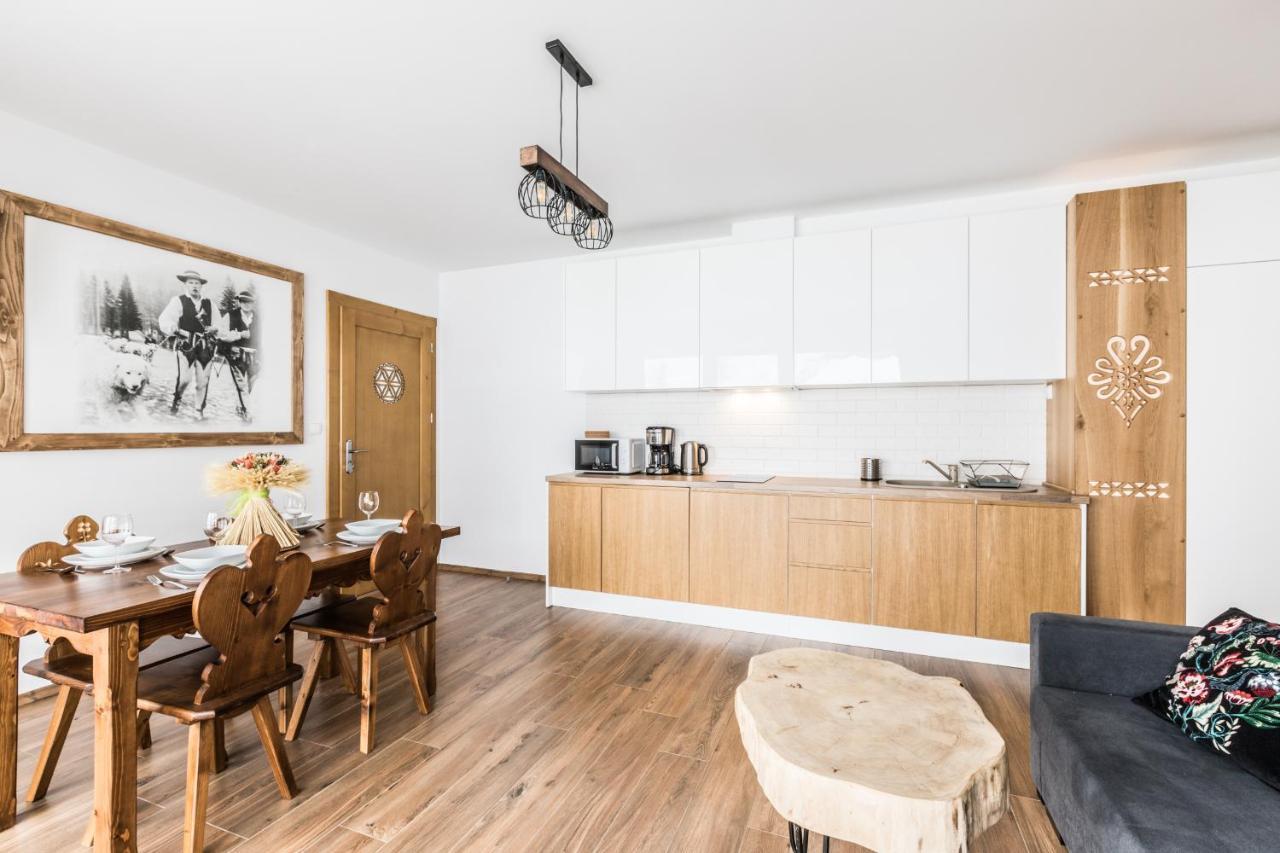 Aparthost Apartamenty Butorowy & Spa コシチェリスコ エクステリア 写真